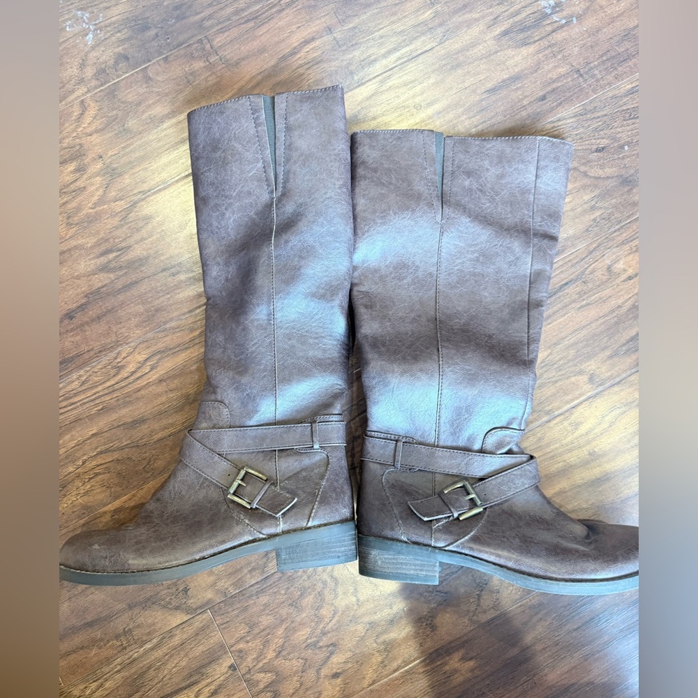 Kenneth Cole Dark Brown Heeled Boots